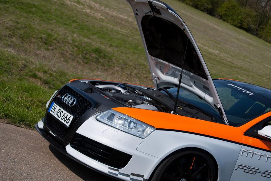 Моторный отсек Audi RS6 Clubsport by MTM (4F, C6) 2010 года  (фото 3 из 12)